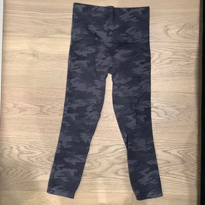 Spanx camo leggings, size small
